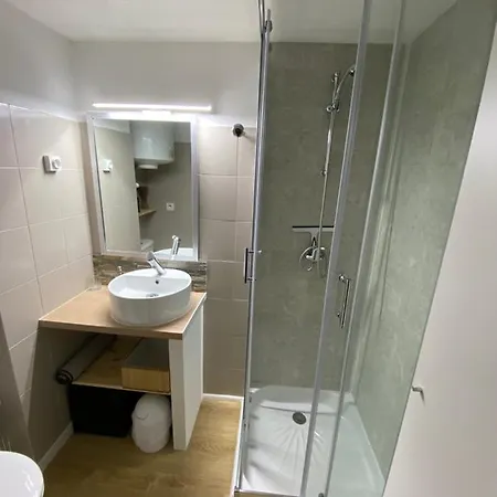 207-front De Parking Prive Apartment *
