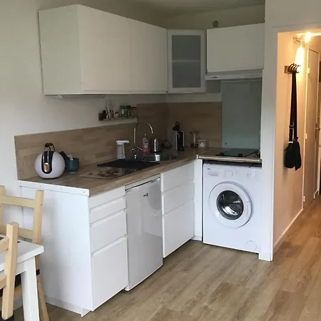 207-front De Parking Prive Apartment *